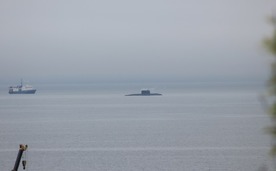 Подводная лодка на рейде Корсакова.